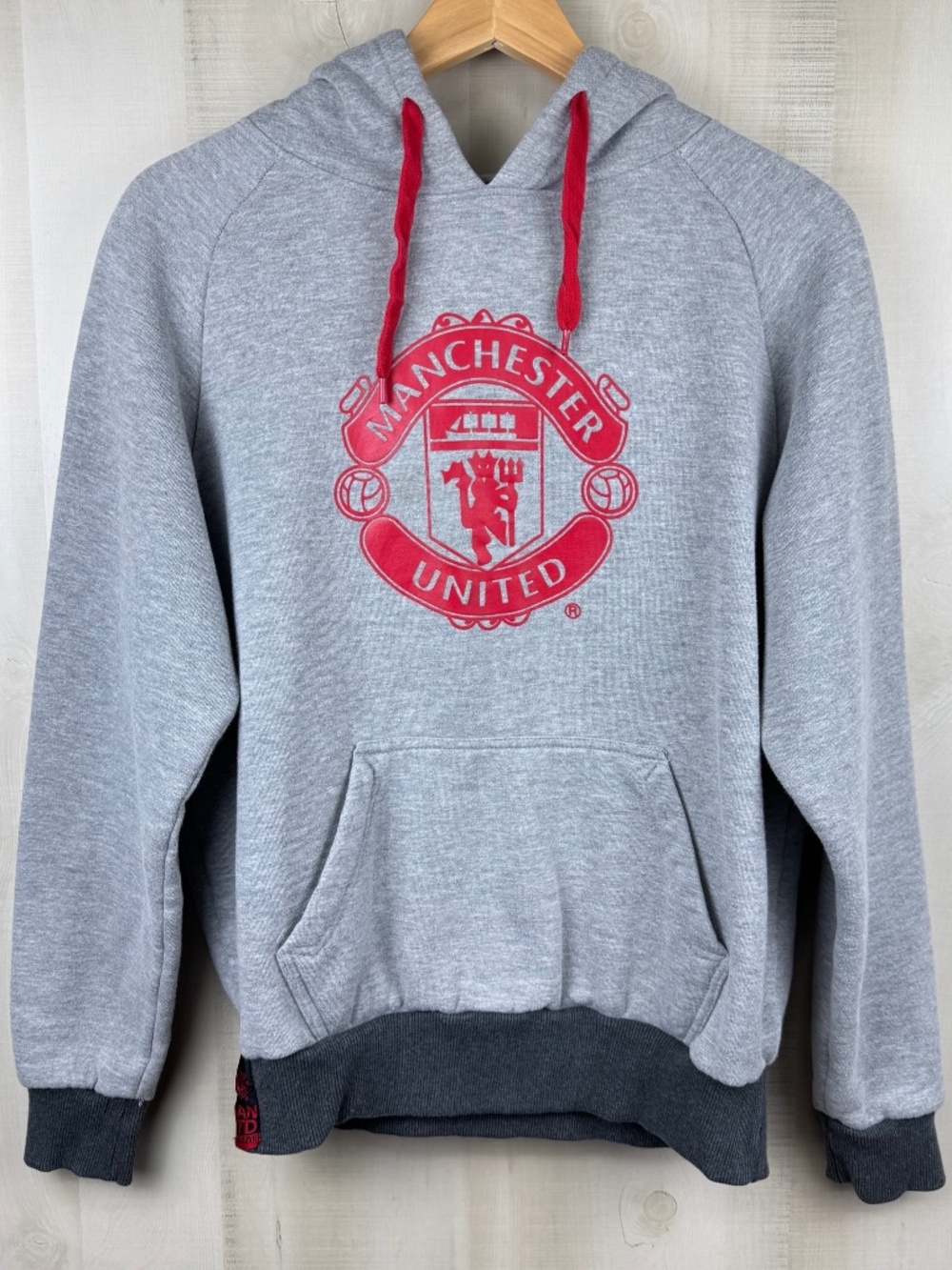 Manchester United FC Official Men’s Hoodie Pullover Gray Red Club Crest Small